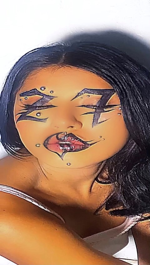 Selena Ruiz make-up artist
